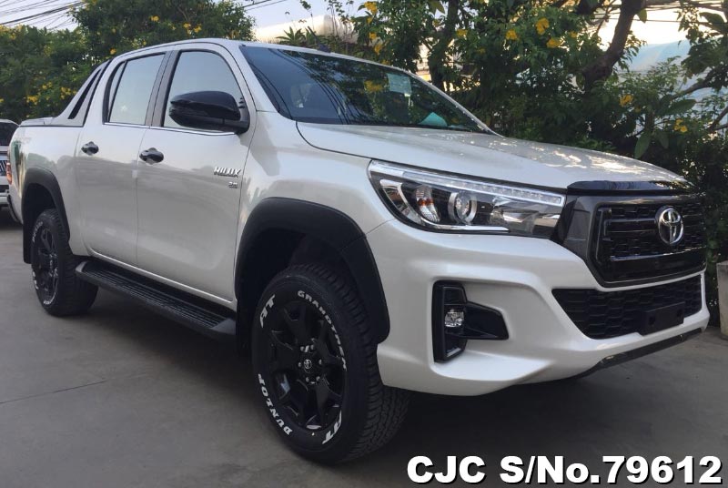 Toyota Hilux Revo Rocco White Manual 2018 2.8L Diesel