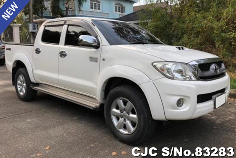 Toyota Hilux Vigo White MT 2011 3.0L Diesel