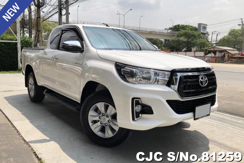 Toyota Hilux Revo White AT 2018 2.4L Diesel