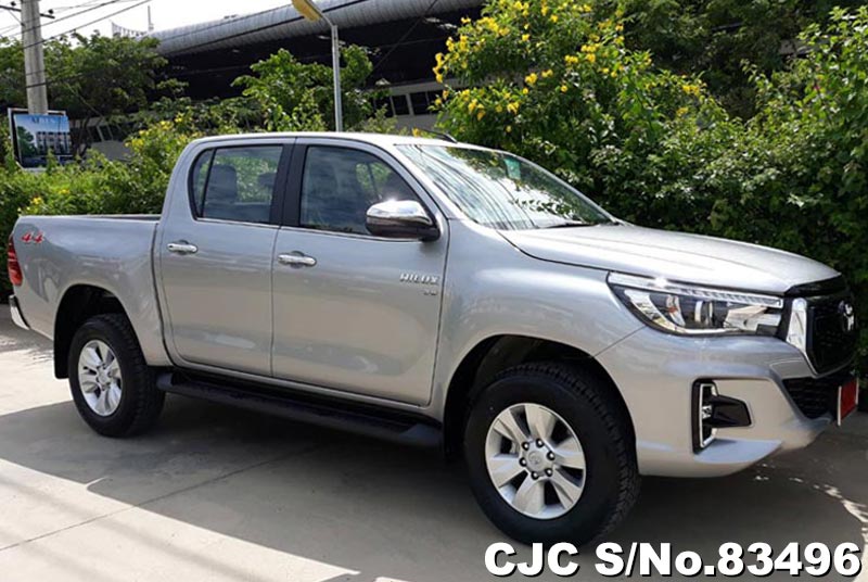 Toyota Hilux Revo Silver AT Double Cab 2017 2.8L