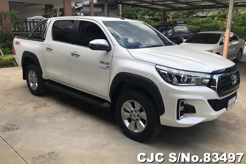 Toyota Hilux Revo White AT Double Cab 2017 2.8L